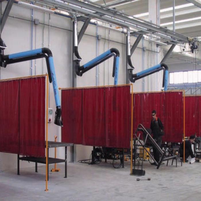 Instalación de brazos de extracción de humos Brazos de extracción de humos